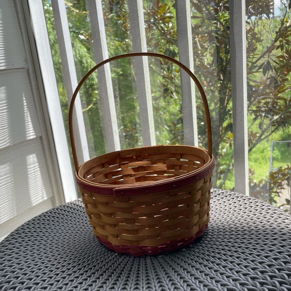 Longaberger “be my valentine” basket 2005 signed by NAM